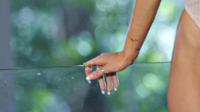 Emma Hix Spreads Pussy