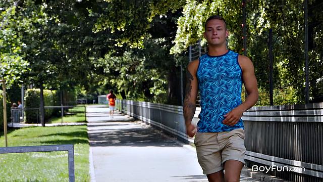 Латиносы Лукас Дрейк и Роман Капеллини трахаются без презерватива по-гейски.