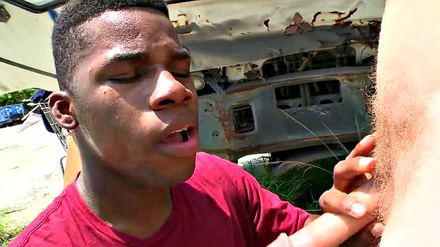 Black bottom fucked in doggystyle outdoors by white top