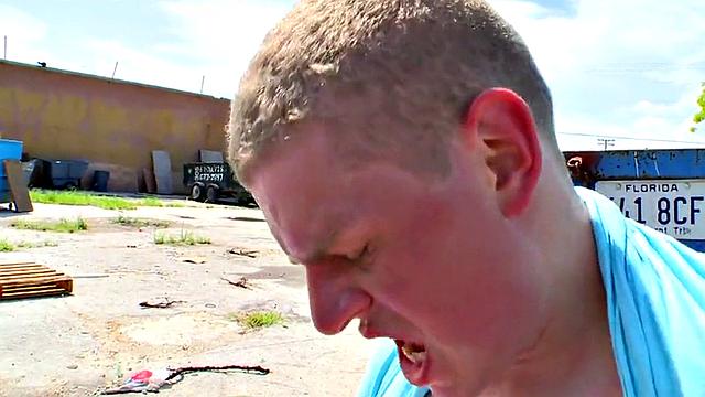 Black bottom fucked in doggystyle outdoors by white top