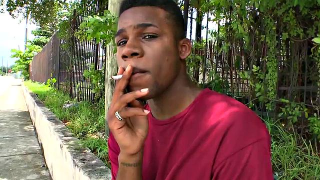 Black bottom fucked in doggystyle outdoors by white top