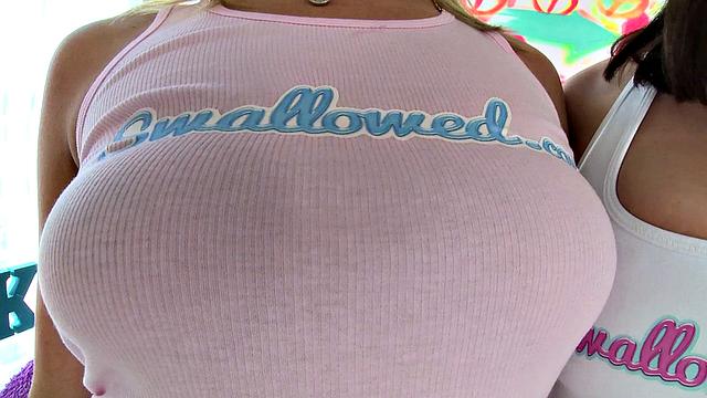 Throat Fun With Nikole And Aliya