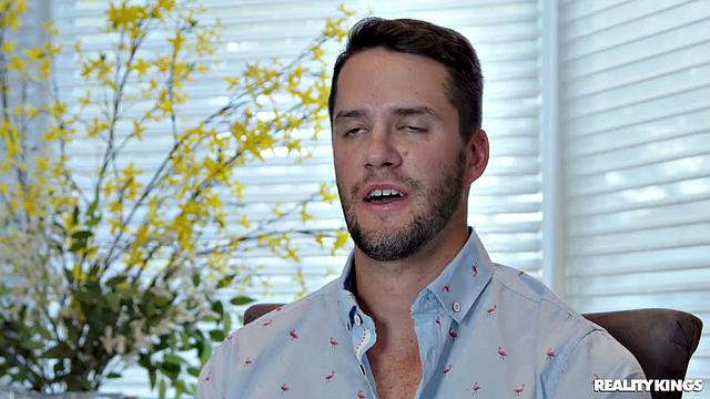 Alice Finally Gets Big Dick