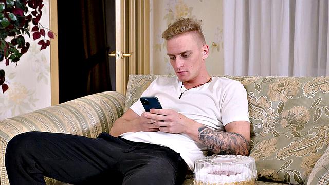 TUTOR4K. Chemistry tutor disappoints the stud by sex