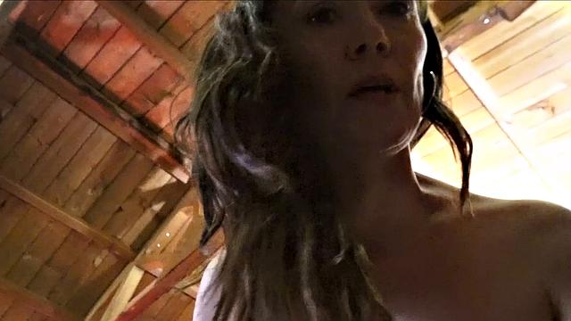 милфа застукала вора и устроила жаркий трах