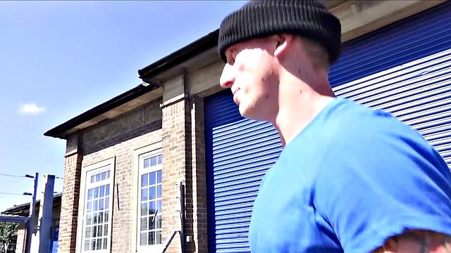 Burglary turns into a fuck festival