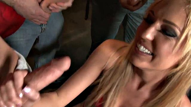 Sweet BlondeGirl loves to suck dick.