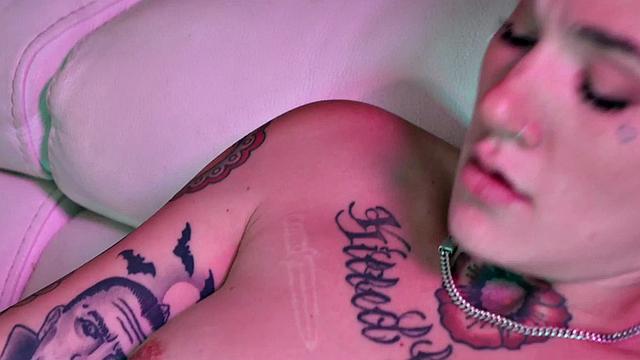 Lesbian ebony babe pussylicked by tattooed GF