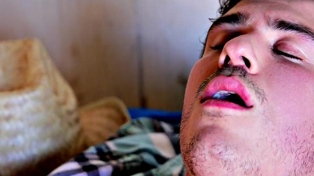 Hunky amateur farmer jerks his rod for jizz explosion