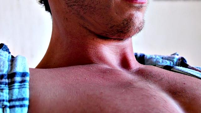 Hunky amateur farmer jerks his rod for jizz explosion