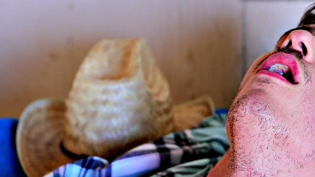 Hunky amateur farmer jerks his rod for jizz explosion