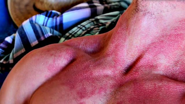 Hunky amateur farmer jerks his rod for jizz explosion