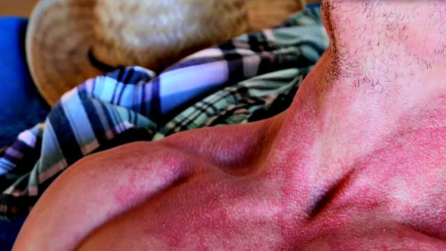 Hunky amateur farmer jerks his rod for jizz explosion