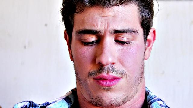 Hunky amateur farmer jerks his rod for jizz explosion