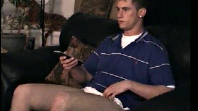 маршалл получает страстный минет и кончает мощно