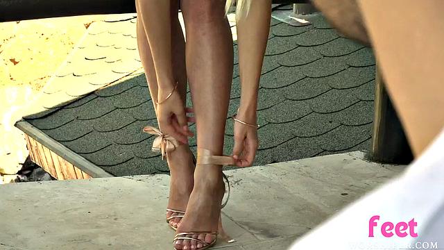 Footlicked babe penetrated by BF