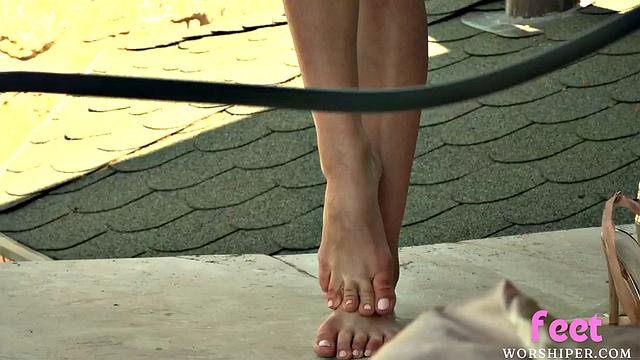 Footlicked babe penetrated by BF