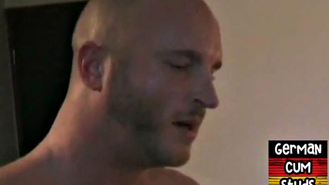 Real German stud barebacked in a home 3way while sucking