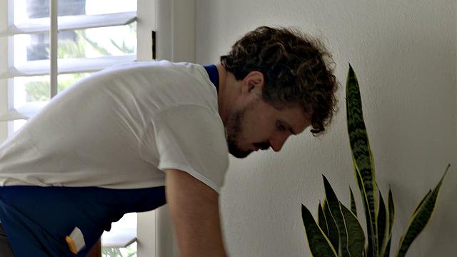 PURE TABOO House Cleaner Alison Rey Flirts With Rich Customer In Front Of Her Husband