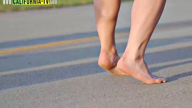 Lucky married taxi driver! Influencer famous for adult content strips naked in her taxi. If you were the taxi driver, what would you do?