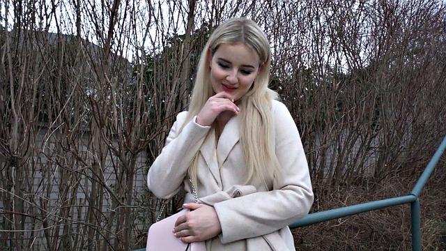 Bigbooty bae fucked by big white dick in wet hole