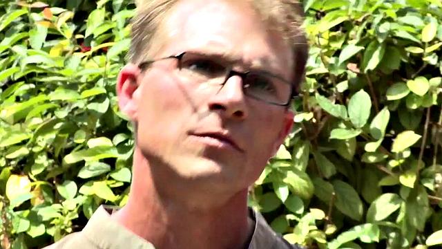 Holly's tub threesome