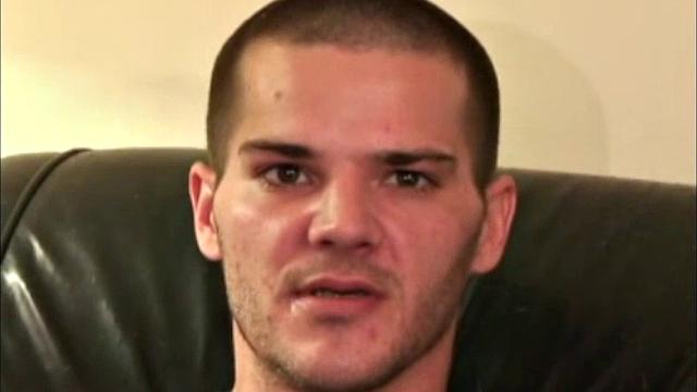 Джеймс дрочит до последней капли спермы