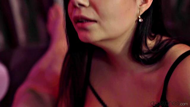 Plump natural tits seduction