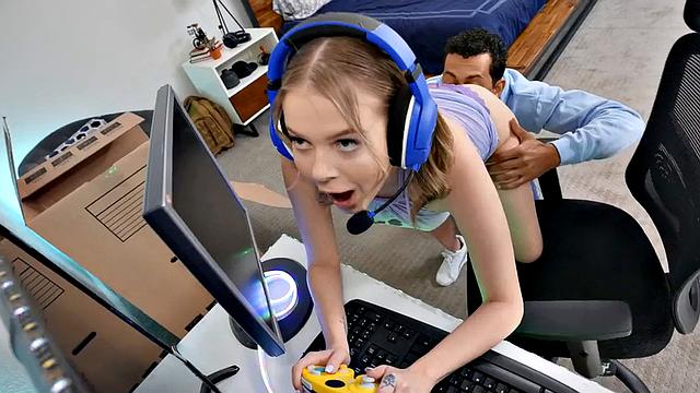 Analfucked MILF and 21yo babe squirting on cock in 3some