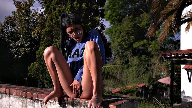 Mia Strips Off and Rubs Pussy