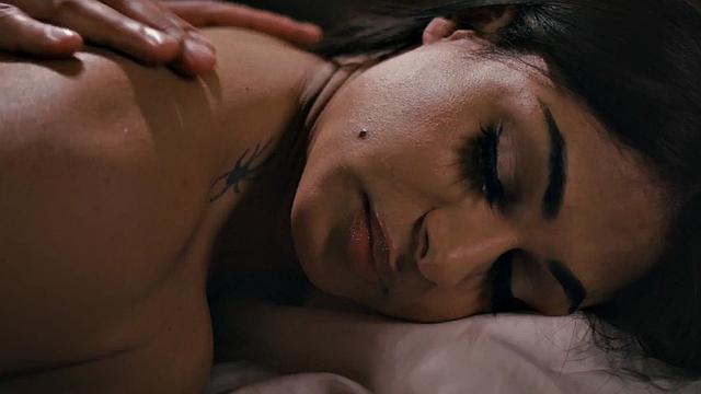 Busty trans beauty sucking masseur before riding cock