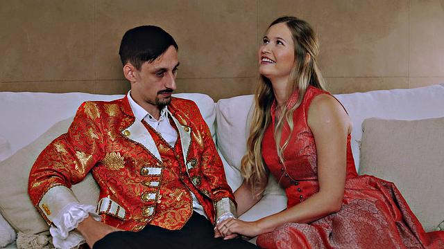 Bronze Goddess with clean-shaven cootchie in stockings savors sucking cock, joy in full HD porn!