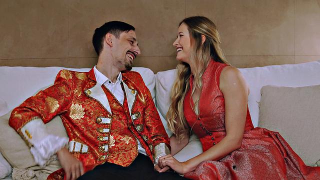 Bronze Goddess with clean-shaven cootchie in stockings savors sucking cock, joy in full HD porn!