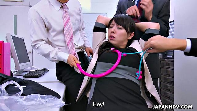 Ryouko Murakami in Hot Office Threesome