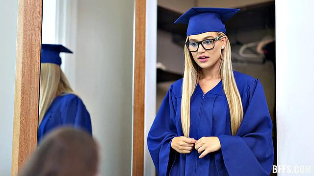 Blake Blossom и подруги устраивают групповуху после выпускного, трахают Elias вместе, а потом Blake идет к своему парню Max.