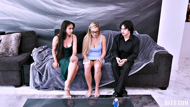 Blake Blossom и подруги устраивают групповуху после выпускного, трахают Elias вместе, а потом Blake идет к своему парню Max.