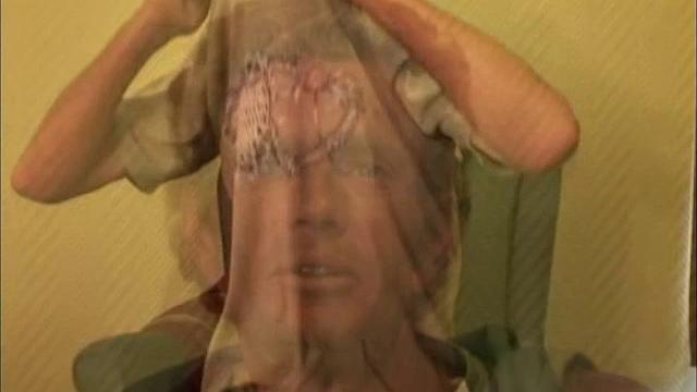 пятьдесят лет, с головой не дружит, зато дружит с парнем - и тот ему сосет