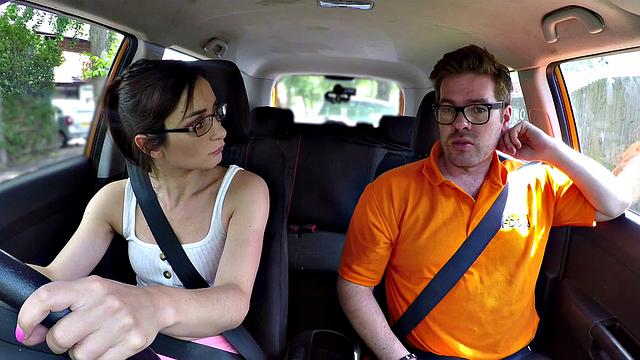 Nympho minx in shorts begs for doggystyle and a hard ride