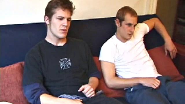 Torque затаскивает Алекса Уэста: два жеребца дрочат на камеру, спермы до предела