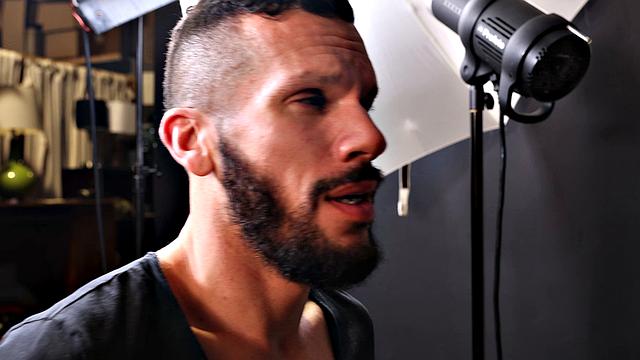 Латино дядя устраивает качку семейную взбучку