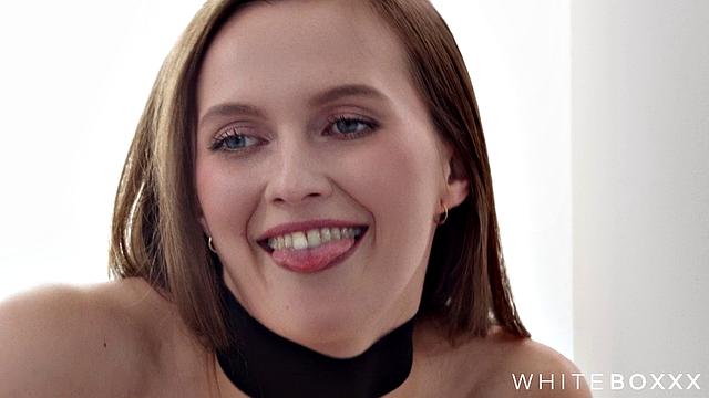 две роскошные модели заводят фотографа и устраивают лютое трио