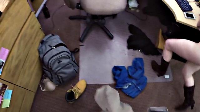 Pawnshop amateur babe banged in office after sucking