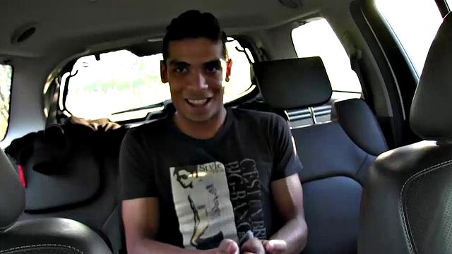 джексон уайлд дрочит здоровый член и кончает мощно