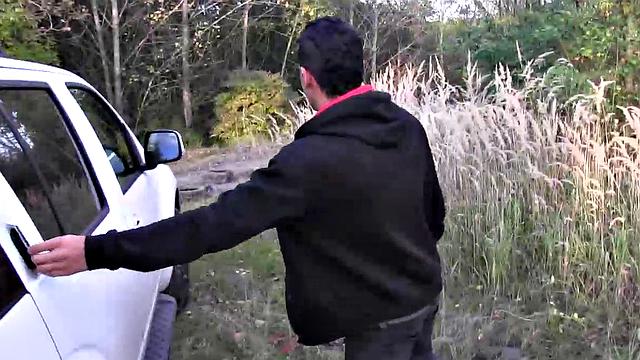 джексон уайлд дрочит здоровый член и кончает мощно