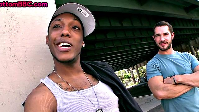 Black thug picked up and pounded in public for cash