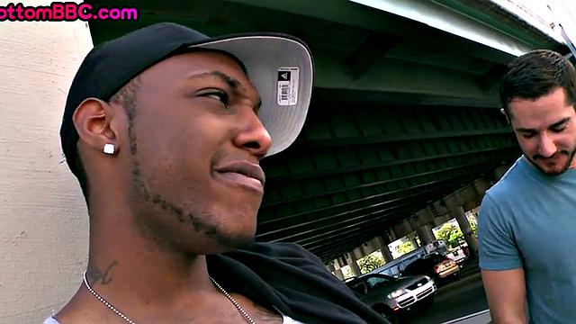 Black thug picked up and pounded in public for cash