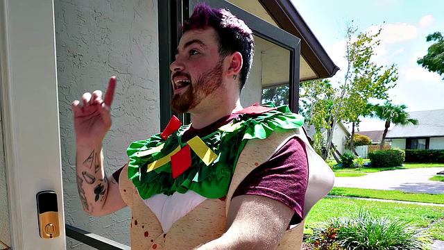 Hairy pussy cosplay babe gets pounded hard in living room