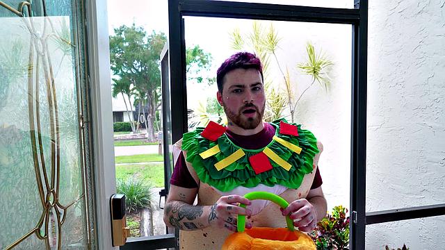 Hairy pussy cosplay babe gets pounded hard in living room