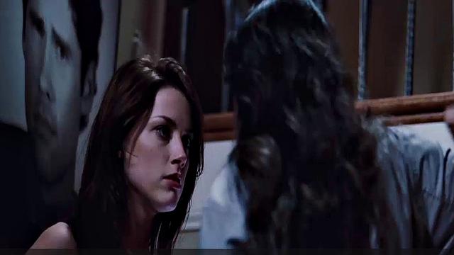 Amber Heard showing her tits