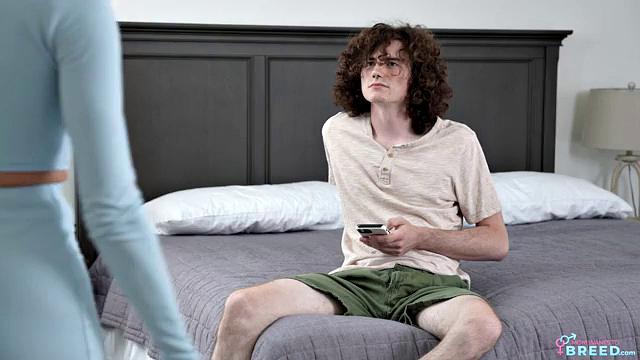 Stepmom Likes Bad Boy - S3:E6